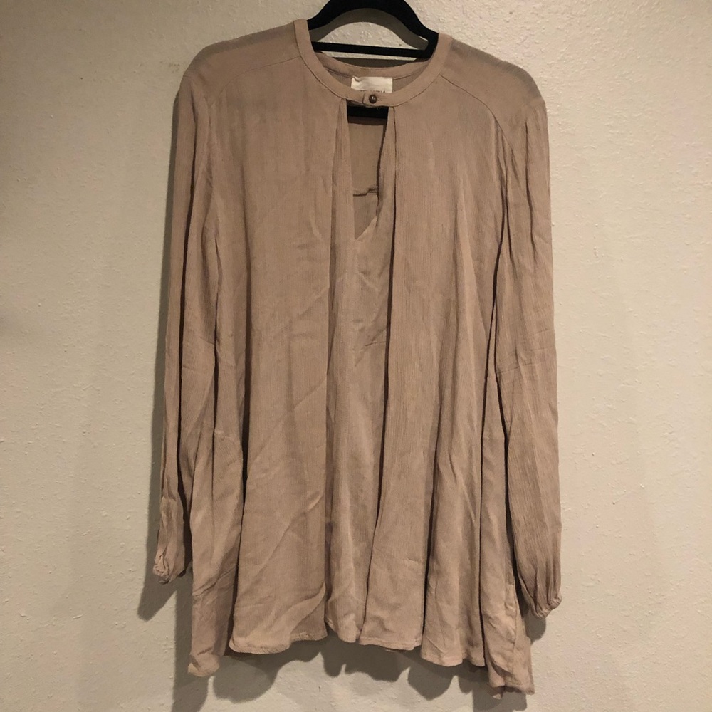 vici collection Love All Day Keyhole Top - Stone